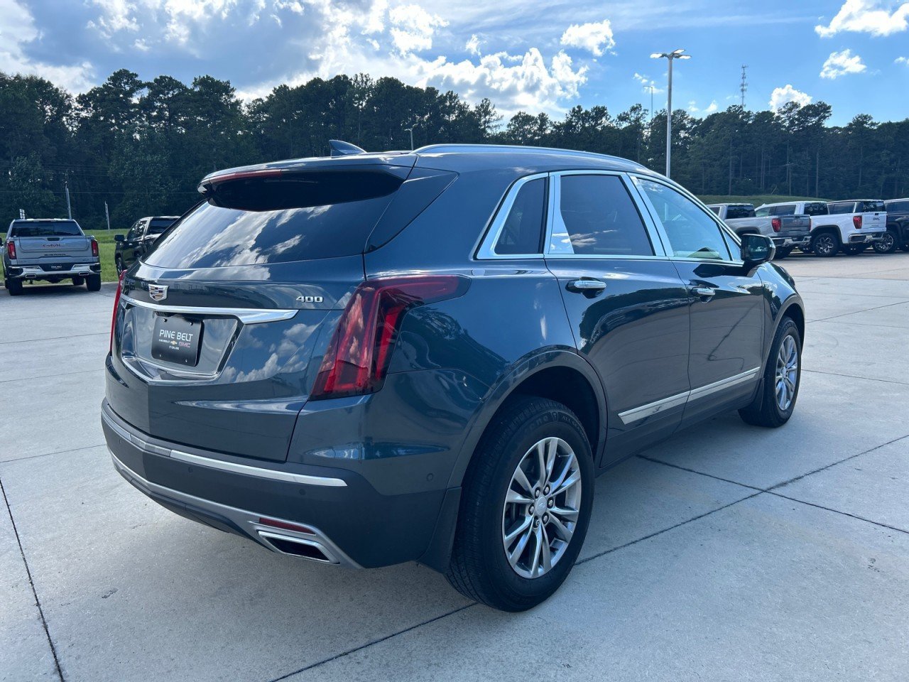 Used 2021 Cadillac XT5 Premium Luxury FWD image 3