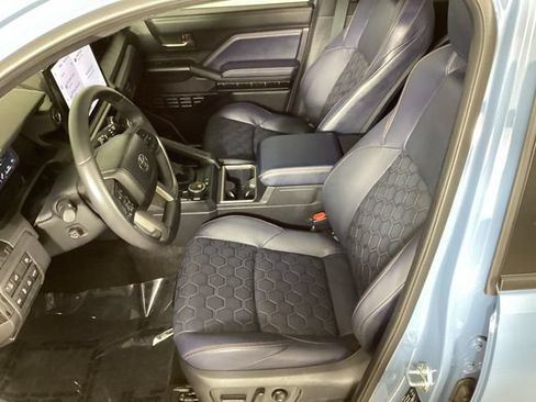 Used 2026 Toyota 4Runner Platinum AWD/4WD image 29