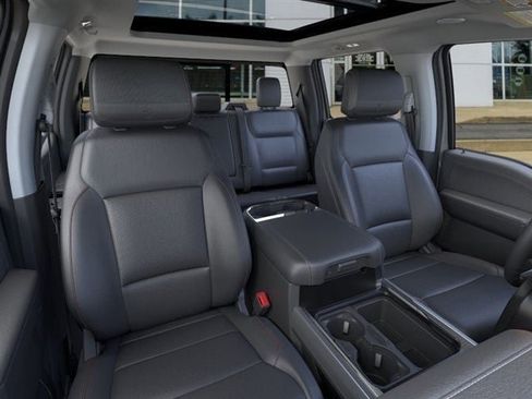 New 2026 Ford F250 Lariat w/ Black Appearance Package image 98