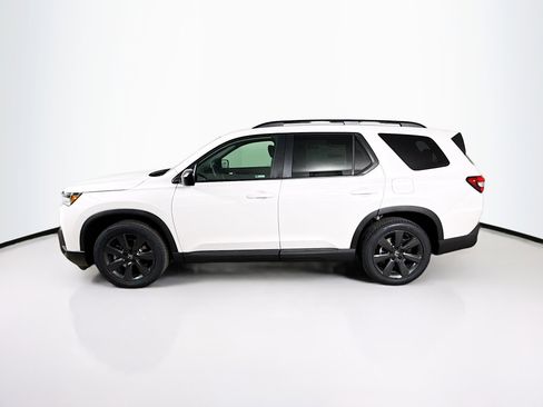 New 2026 Honda Pilot Sport image 7