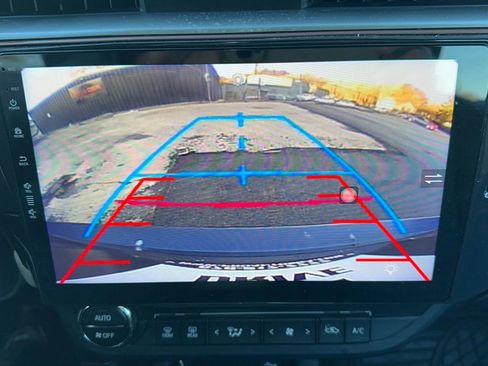 Used 2016 Toyota Corolla LE image 12