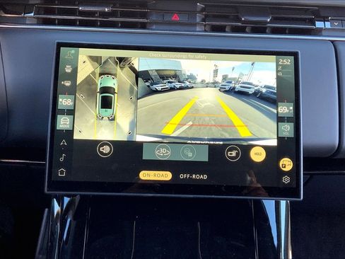 Used 2025 Land Rover Range Rover Sport Dynamic SE image 27