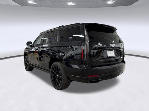 New 2026 Cadillac Escalade Platinum Sport AWD/4WD image 3