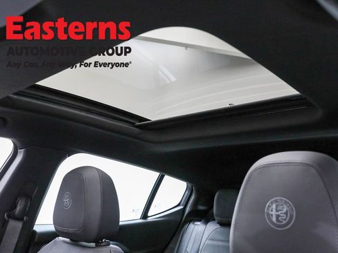 Used 2024 Alfa Romeo Tonale Veloce w/ Active Assist Package AWD/4WD image 34