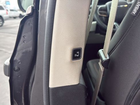 Used 2017 Chrysler Pacifica Touring Plus w/ Tire & Wheel Group image 22