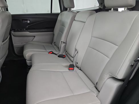 Used 2016 Honda Pilot Touring image 15
