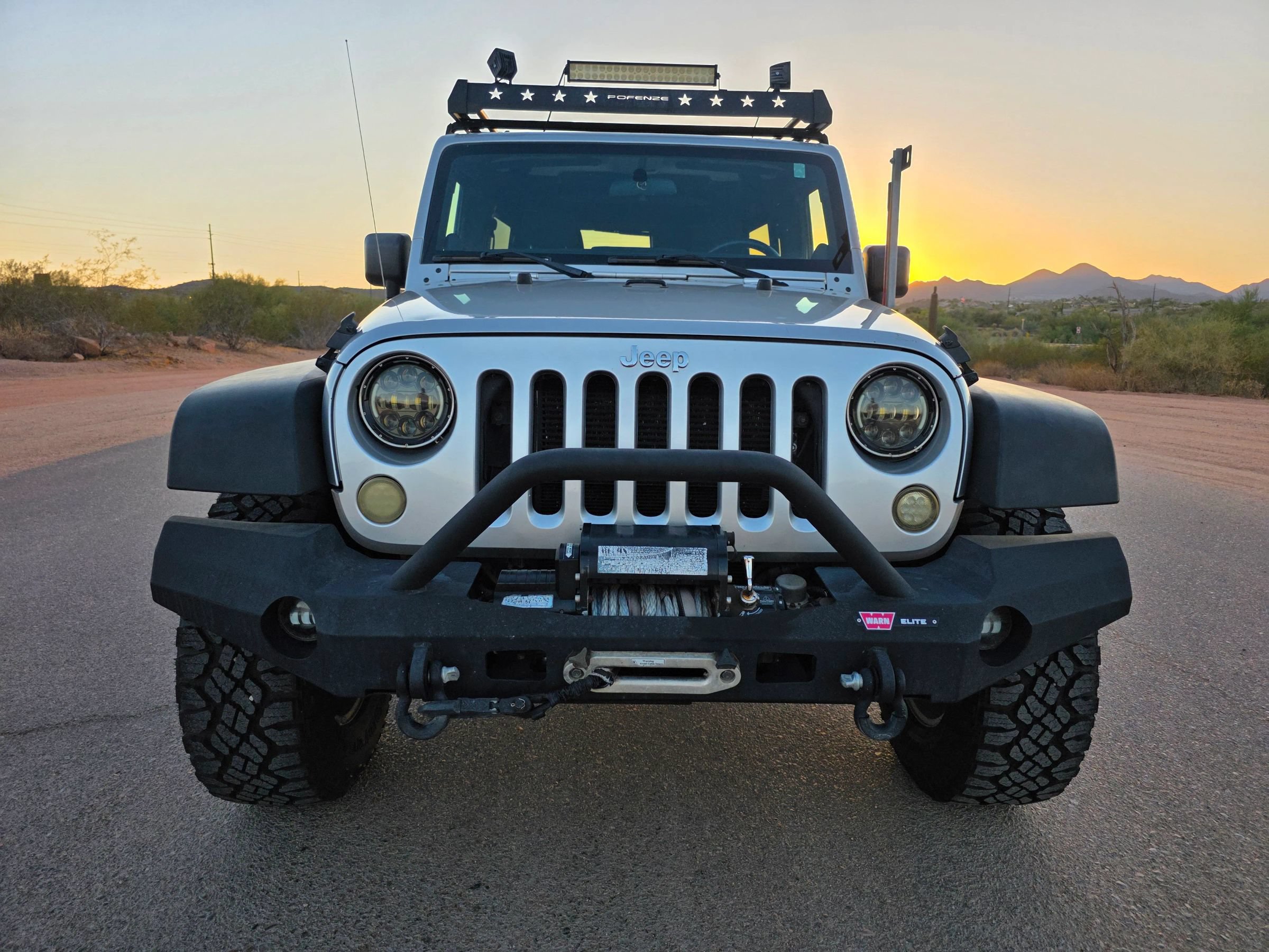 Used 2012 Jeep Wrangler Unlimited Rubicon w/ Dual Top Group AWD/4WD image 8