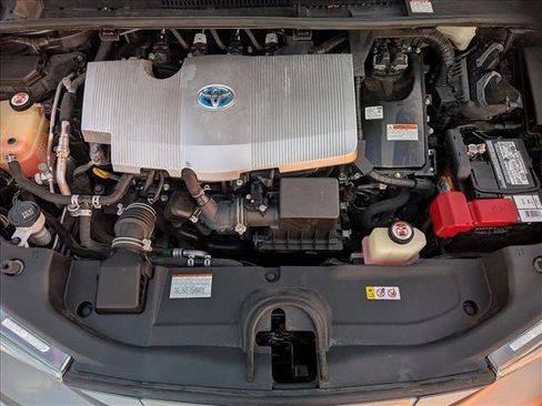 Certified 2018 Toyota Prius Three image 20