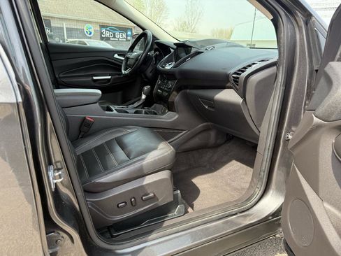 Used 2018 Ford Escape Titanium w/ Ford Safe & Smart Package AWD/4WD image 10