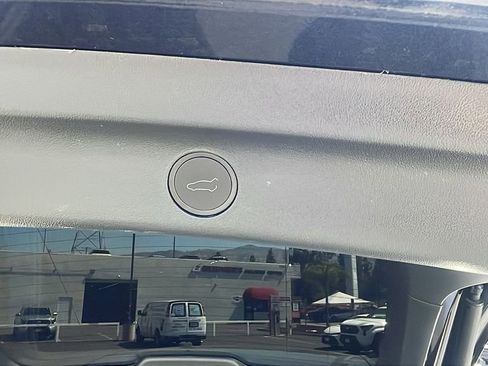 Used 2024 Tesla Model Y Long Range RWD image 27
