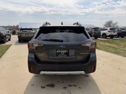 Used 2022 Subaru Outback Limited image 5