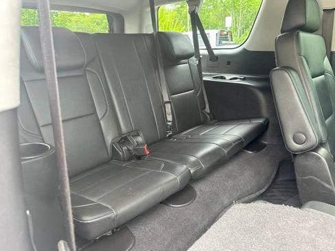 Used 2020 Chevrolet Suburban Premier AWD/4WD image 15