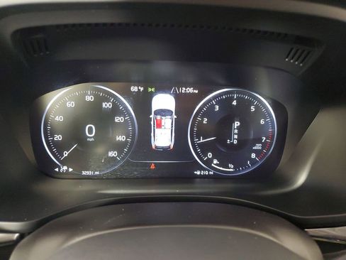 Used 2019 Volvo XC60 T5 Momentum w/ Multimedia Package image 27