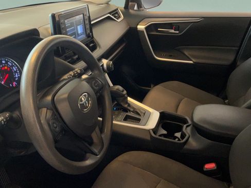 Used 2019 Toyota RAV4 XLE w/ Convenience Package FWD image 26
