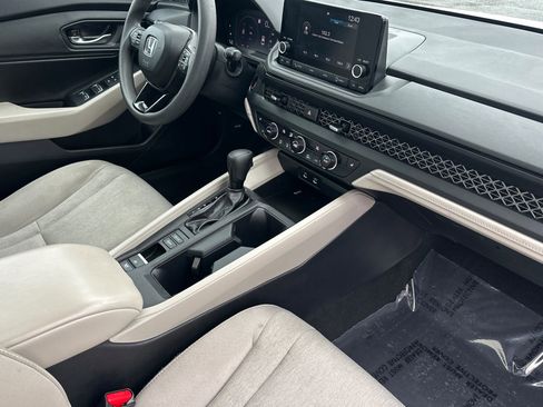 Used 2023 Honda Accord EX image 15
