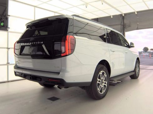 Used 2025 Ford Expedition Max Active RWD image 4