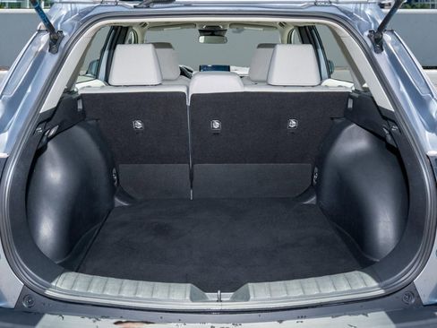 Used 2023 Toyota Corolla Cross L image 9