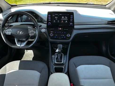 Used 2020 Hyundai Ioniq SEL FWD image 30
