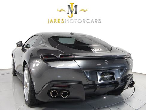 Used 2021 Ferrari Roma image 8