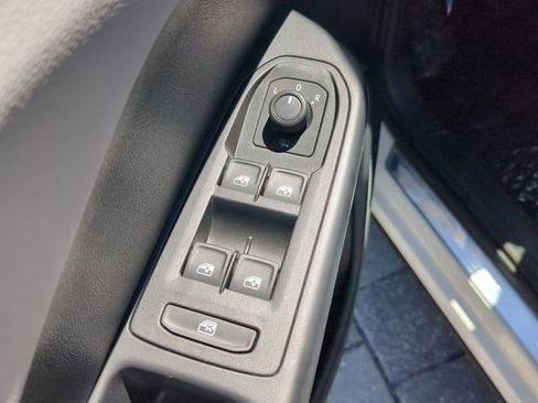 Certified 2023 Volkswagen Taos SE w/ Black Wheel Package image 16