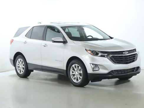 Used 2020 Chevrolet Equinox LT w/ Driver Convenience Package FWD image 9