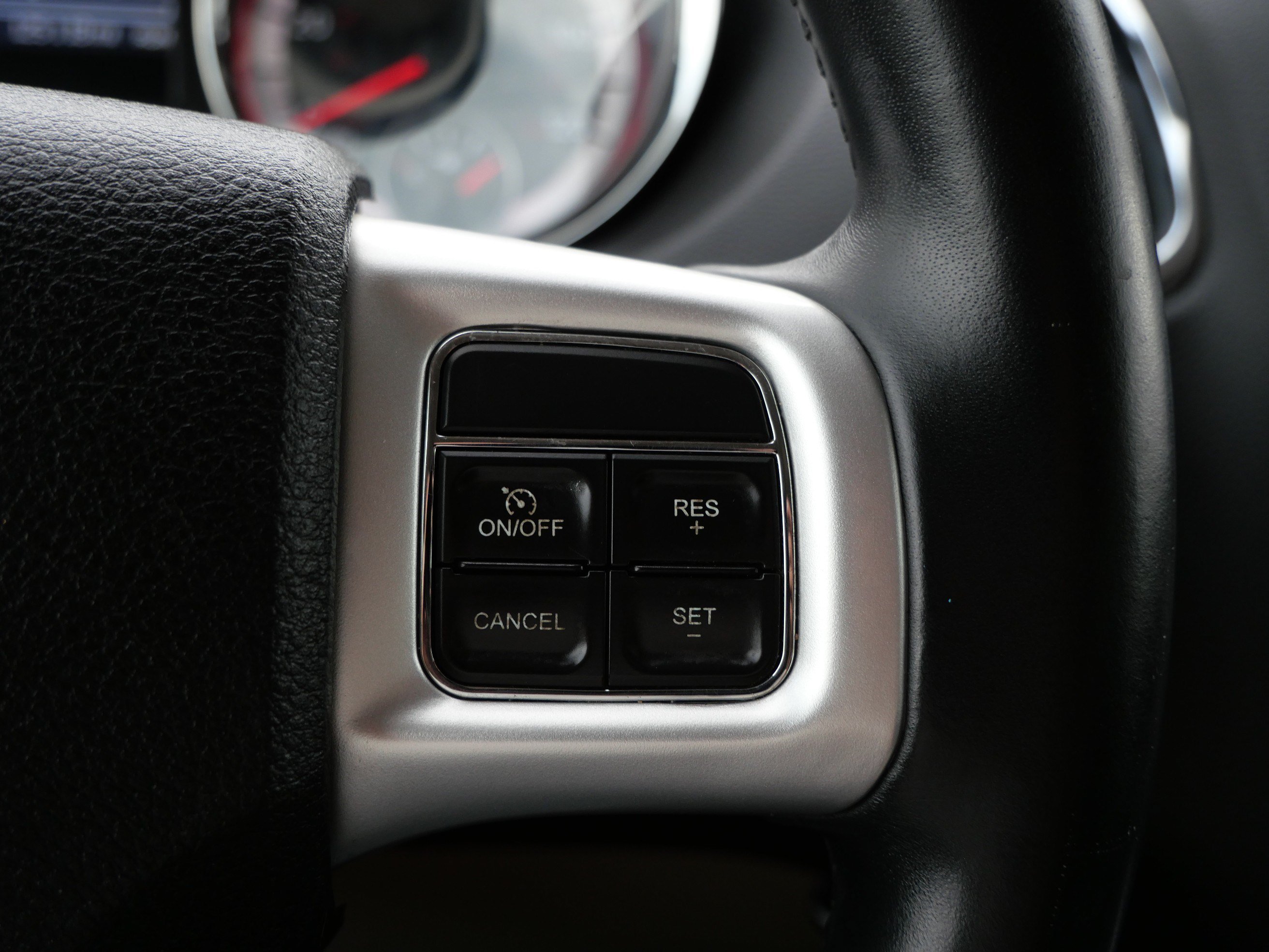 Used 2016 Dodge Grand Caravan SXT w/ Rear Park Assist Package FWD image 30