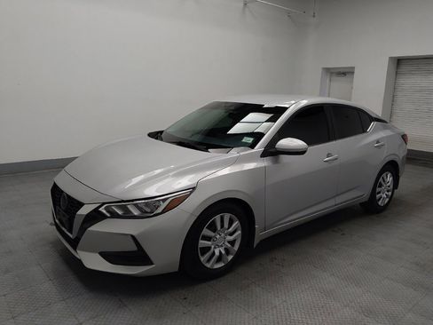 Used 2020 Nissan Sentra S FWD image 2
