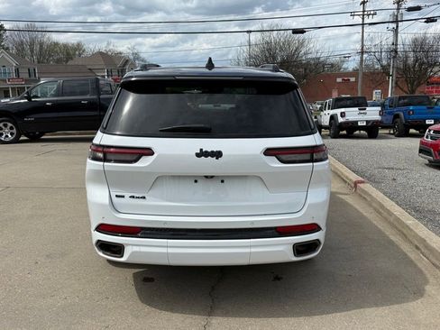 Used 2023 Jeep Grand Cherokee L Summit AWD/4WD image 7