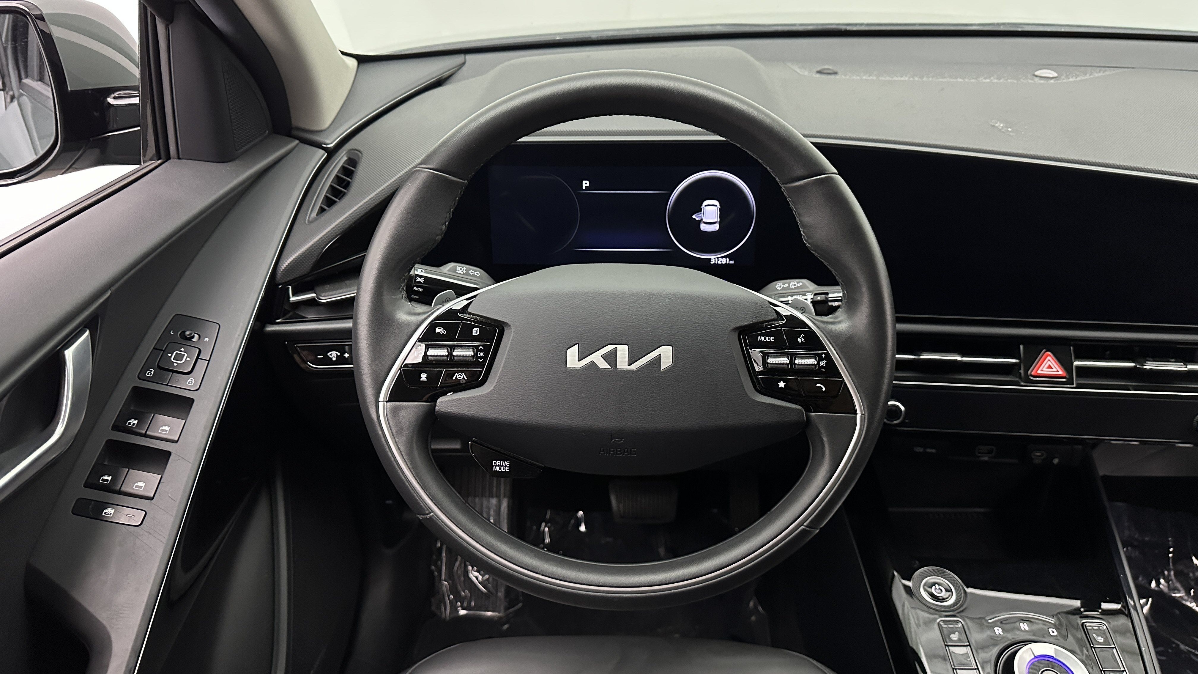 Used 2024 Kia Niro Wind FWD image 29