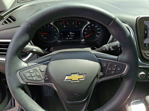 Used 2024 Chevrolet Equinox LT FWD image 18