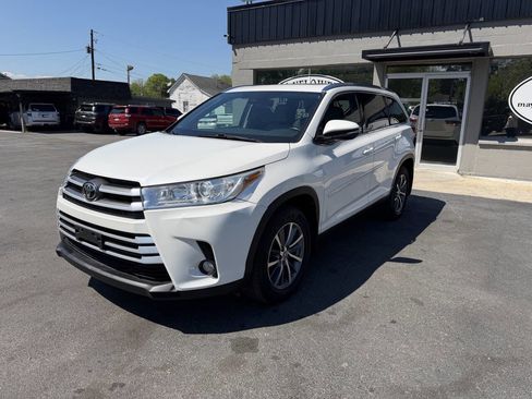 Used 2019 Toyota Highlander XLE w/ Protection Package #3 image 2