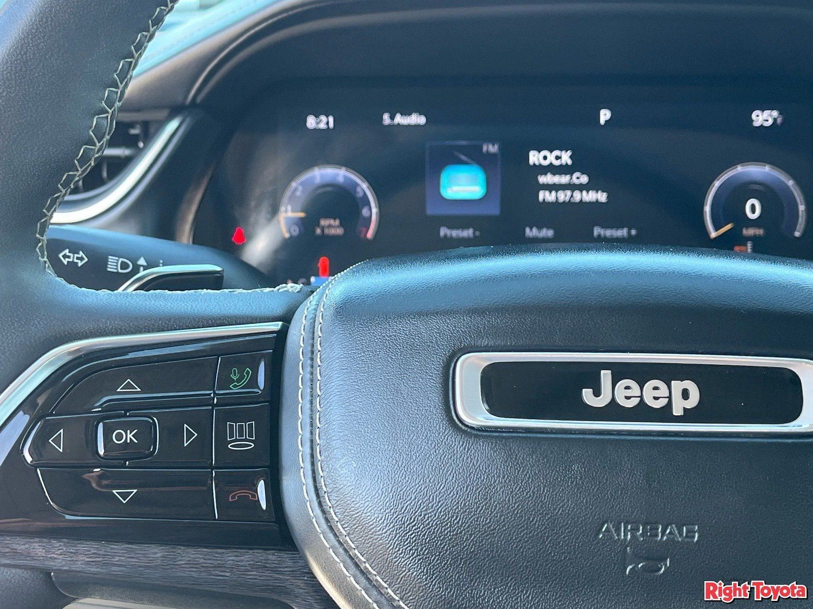 Used 2023 Jeep Grand Cherokee L Overland AWD/4WD image 22