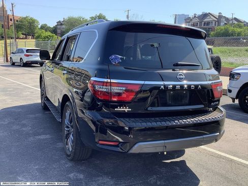 Used 2024 Nissan Armada Platinum w/ Captain's Chairs Package RWD image 5