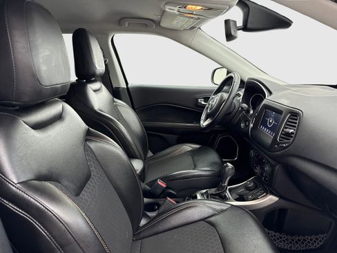 Used 2018 Jeep Compass Latitude w/ Popular Equipment Group AWD/4WD image 40