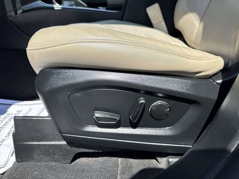 Used 2020 Ford Explorer Limited AWD/4WD image 12