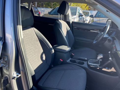 Used 2025 Kia Seltos S image 35