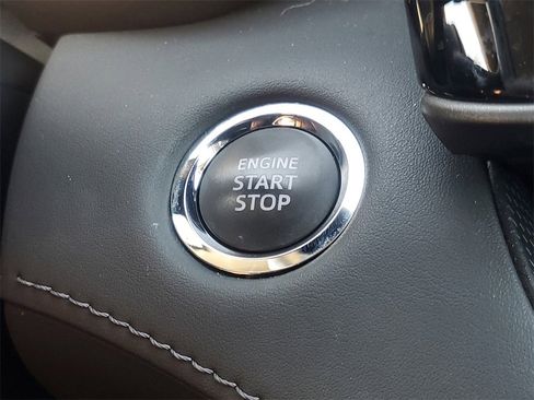 Used 2023 Toyota Highlander LE image 30