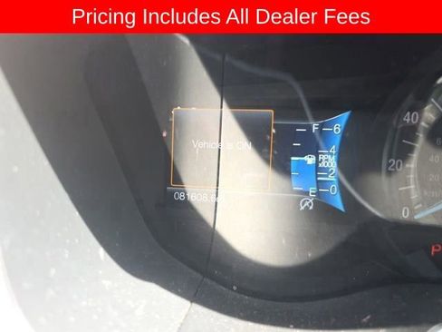 Used 2017 Ford Fusion SE w/ Fusion SE Technology Package FWD image 3