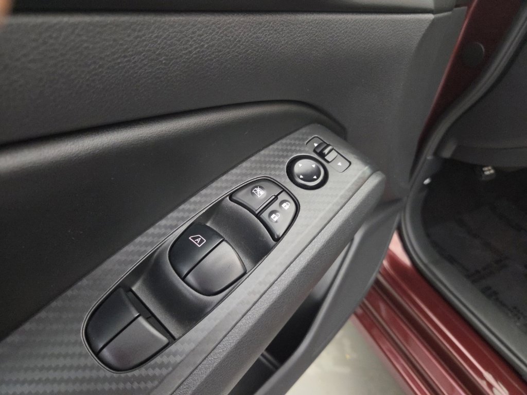 Used 2025 Nissan Altima 2.5 SV FWD image 21