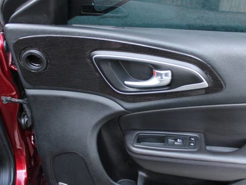 Used 2015 Chrysler 200 C w/ Navigation & Sound Group I image 11