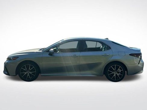 Used 2023 Toyota Camry SE FWD image 4