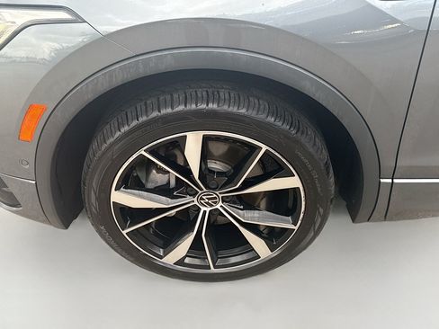 Used 2022 Volkswagen Tiguan SEL R-Line AWD/4WD image 37