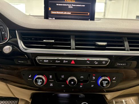Used 2019 Audi Q7 3.0T Premium Plus w/ Premium Plus Package AWD/4WD image 22