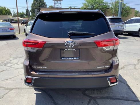 Used 2017 Toyota Highlander Limited AWD/4WD image 13