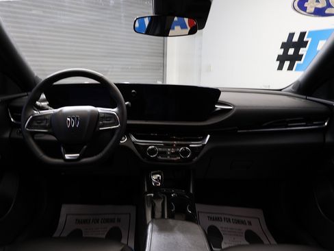 Used 2024 Buick Envista Sport Touring w/ Convenience I Package FWD image 19