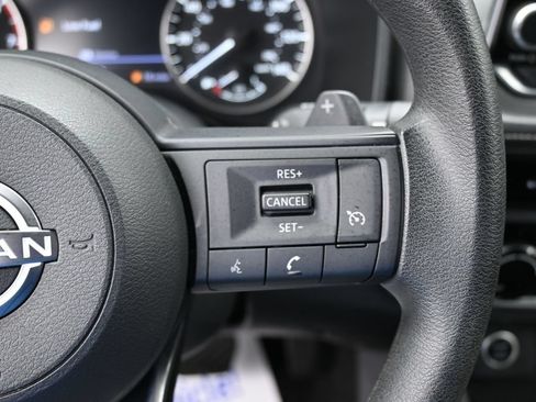 Used 2023 Nissan Rogue S FWD image 18