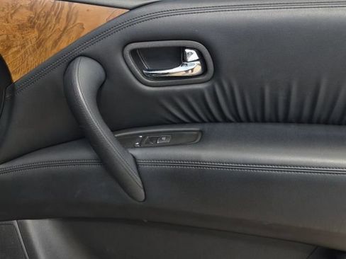 Used 2021 Nissan Armada SL w/ Captain's Chairs Package RWD image 16