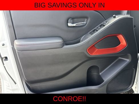 Used 2022 Nissan Frontier Pro-X RWD image 10