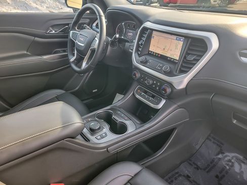 Used 2023 GMC Acadia SLT w/ Elevation Edition image 25