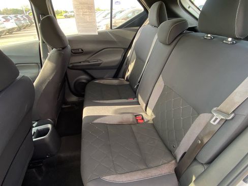 Used 2019 Nissan Kicks S FWD image 11